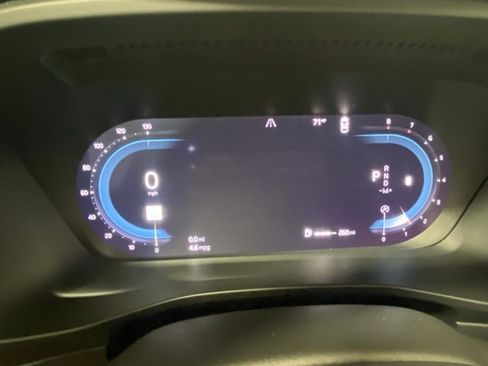 Certified 2025 Volvo XC40 B5 Ultra w/ Protection Package Premier image 15