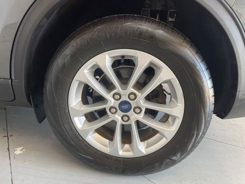 Used 2020 Ford Escape SE FWD image 16