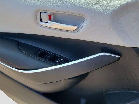 Used 2025 Toyota Corolla SE FWD image 18