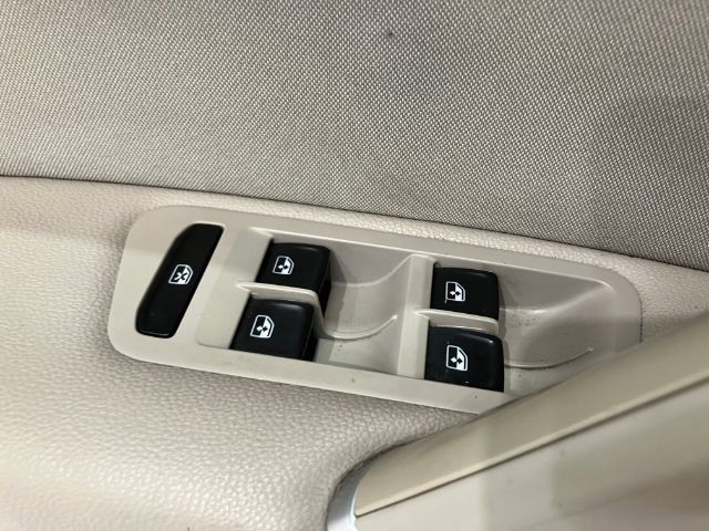 Used 2018 Volkswagen Golf S FWD image 26