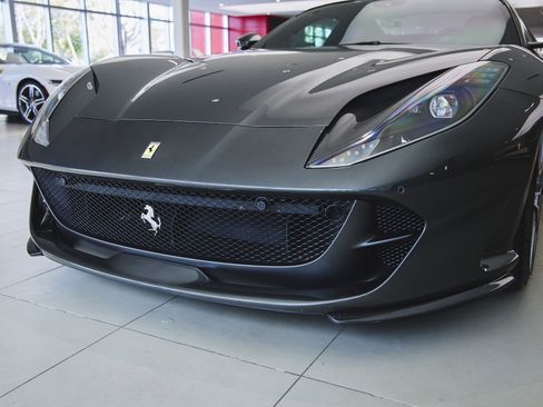 Used 2021 Ferrari 812 GTS image 59