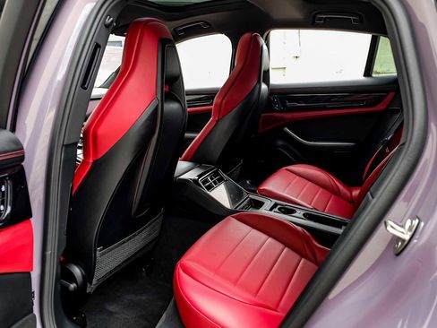 Used 2024 Porsche Panamera RWD image 37