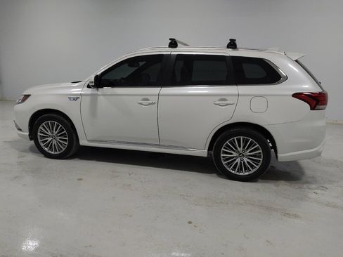Used 2020 Mitsubishi Outlander SEL image 3
