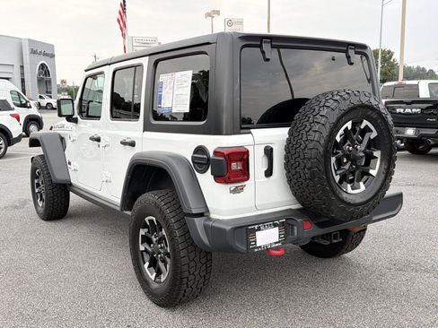 Used 2025 Jeep Wrangler Unlimited Rubicon AWD/4WD image 7
