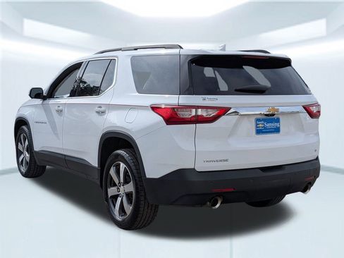 Used 2021 Chevrolet Traverse LT w/ LT Premium Package image 4