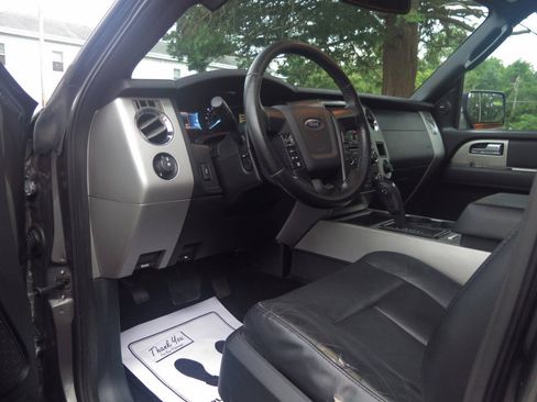 Used 2016 Ford Expedition XLT w/ Equipment Group 202A AWD/4WD image 7