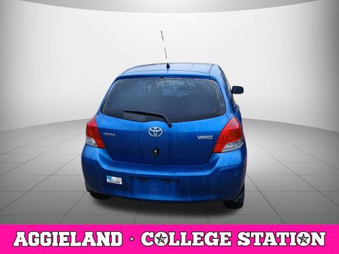 Used 2010 Toyota Yaris 2-Door Hatchback FWD image 3