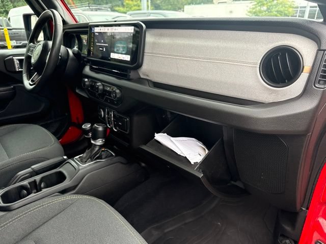 Used 2024 Jeep Wrangler Unlimited w/ Convenience Group AWD/4WD image 20