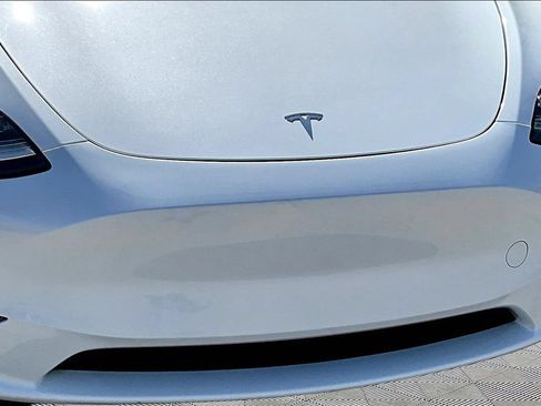 Used 2023 Tesla Model Y Long Range AWD/4WD image 31