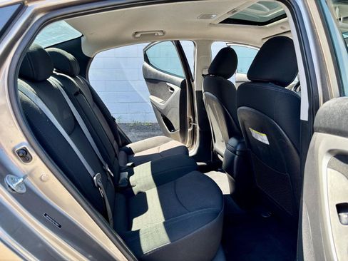 Used 2016 Hyundai Elantra Value Edition FWD image 9