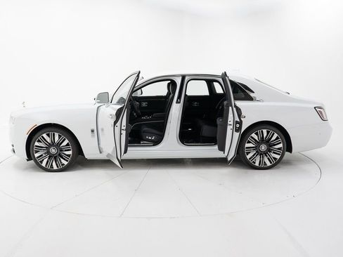 Used 2025 Rolls-Royce Ghost AWD/4WD image 9