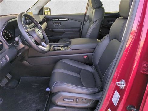 Certified 2025 Honda Pilot Touring image 17