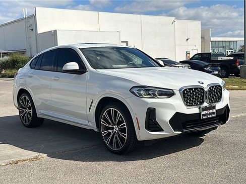 Used 2022 BMW X4 xDrive30i w/ M Sport Package image 10