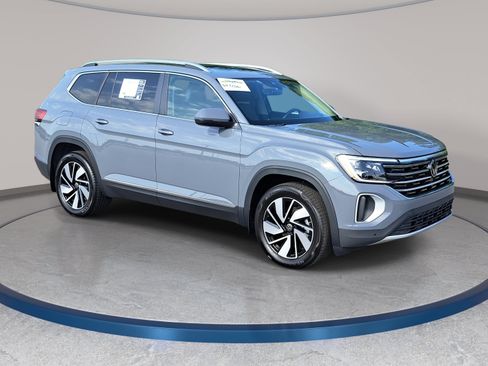 Used 2026 Volkswagen Atlas SEL AWD/4WD image 3