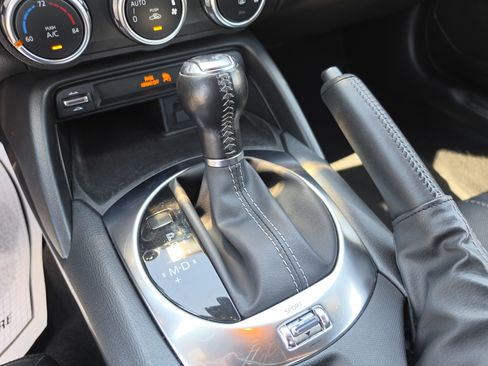Used 2023 MAZDA MX-5 Miata Grand Touring RWD image 29