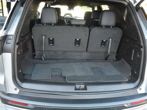 Used 2026 Chevrolet Traverse LT image 30