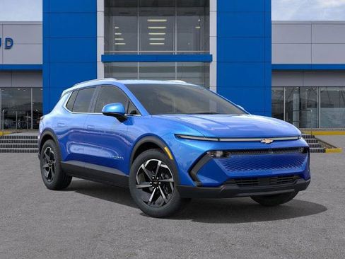 New 2026 Chevrolet Equinox EV LT image 7