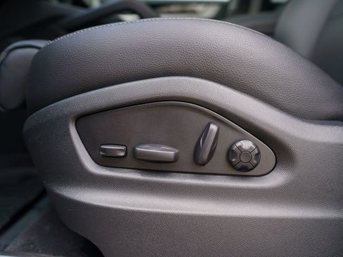 Used 2024 Porsche Cayenne AWD/4WD image 20