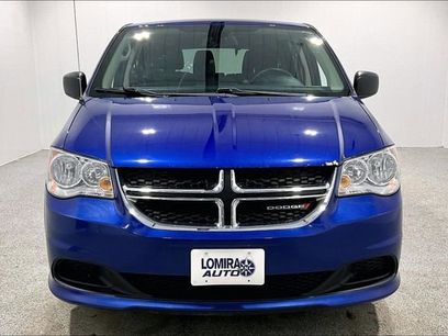 Used 2018 Dodge Grand Caravan SE w/ UConnect Hands-Free Group