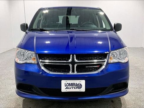 Used 2018 Dodge Grand Caravan SE w/ UConnect Hands-Free Group image 2