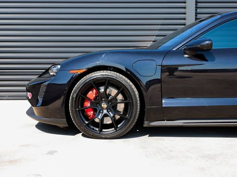 Certified 2024 Porsche Taycan GTS image 11