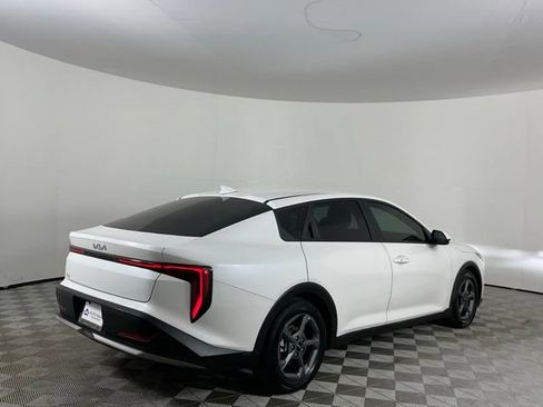 Used 2025 Kia K4 FWD image 5