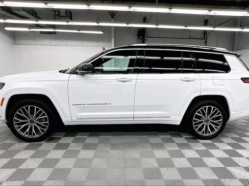 Used 2023 Jeep Grand Cherokee L Summit AWD/4WD image 14