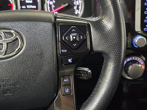 Used 2020 Toyota 4Runner Venture image 19