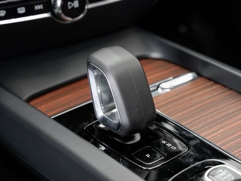 Used 2024 Volvo S60 B5 Plus image 17