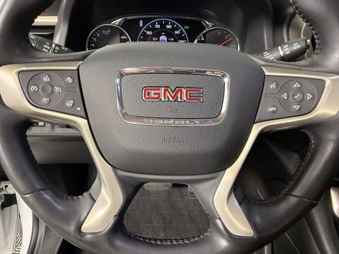 Used 2021 GMC Acadia Denali w/ Denali Technology Package FWD image 19