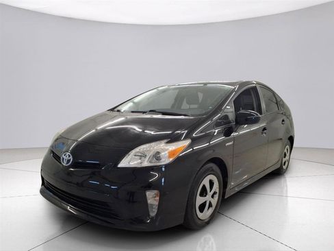 Used 2015 Toyota Prius Four FWD image 1
