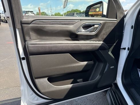 Used 2023 GMC Yukon SLT image 12