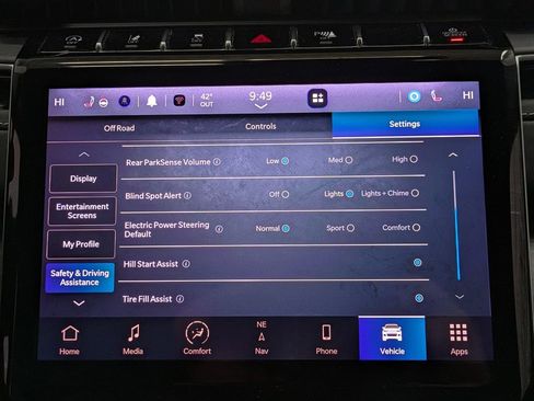 Used 2023 Jeep Grand Cherokee Limited w/ Black Appearance Package image 7