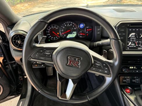 Used 2024 Nissan GT-R Premium w/ Floor Mat Package image 19