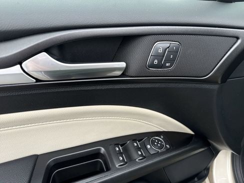 Used 2017 Ford Fusion Titanium FWD image 13
