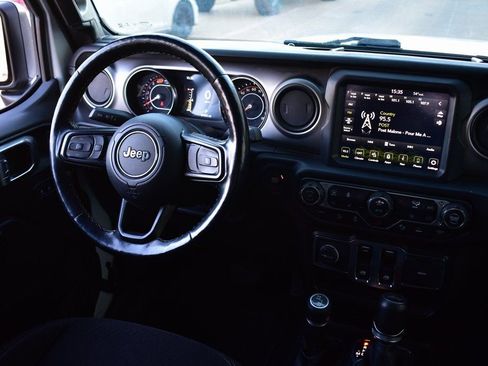 Used 2021 Jeep Wrangler Sport S image 24