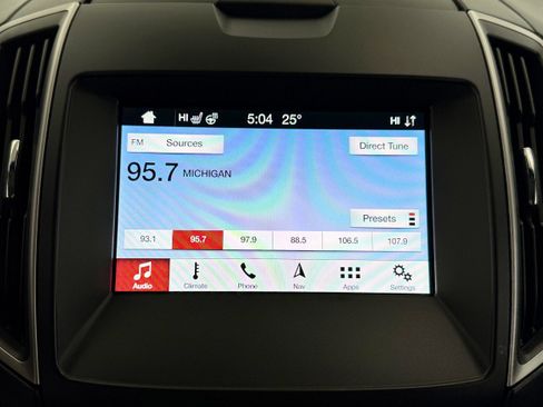 Used 2019 Ford Edge SEL w/ Equipment Group 201A image 12