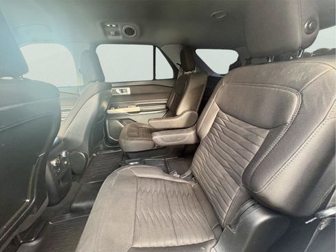 Used 2020 Ford Explorer XLT RWD image 9