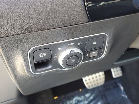 Used 2025 Mercedes-Benz GLA 35 AMG 4MATIC image 11