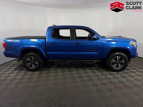 Used 2016 Toyota Tacoma TRD Sport image 8