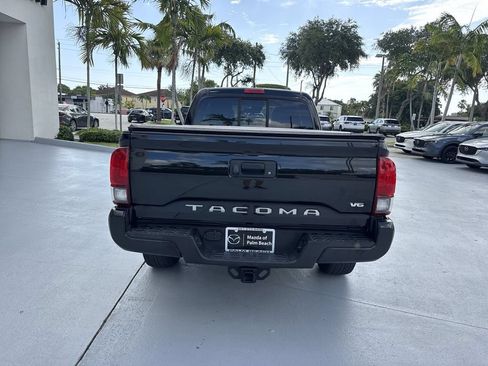 Used 2019 Toyota Tacoma TRD Sport AWD/4WD image 2