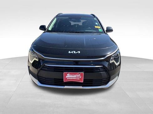 Used 2023 Kia Niro LX FWD image 9