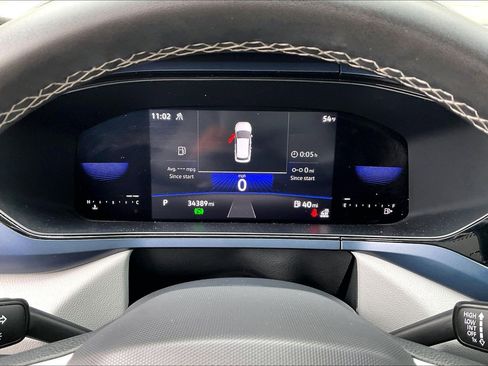 Certified 2022 Volkswagen Taos SE w/ Driver Assistance Package image 16