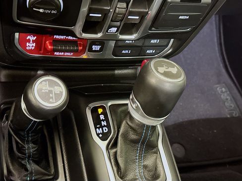 Used 2021 Jeep Wrangler Rubicon w/ Cold Weather Group image 25