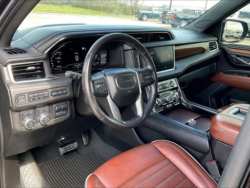 Used 2023 GMC Yukon Denali Ultimate AWD/4WD image 14