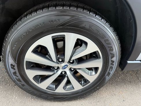 Used 2023 Subaru Outback Premium image 32