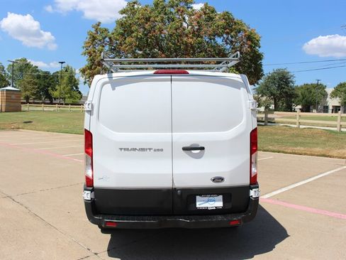 Used 2016 Ford Transit 250 130 Low Roof RWD image 4