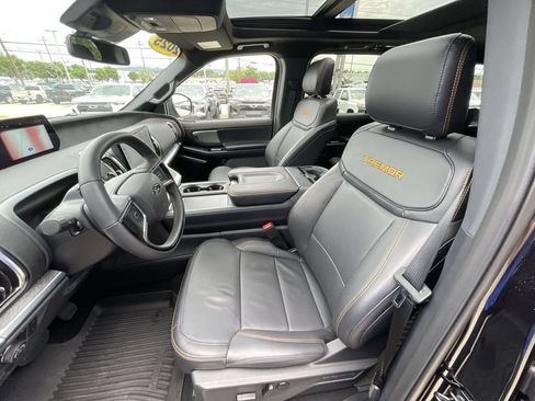 Used 2025 Ford Expedition Tremor AWD/4WD image 20