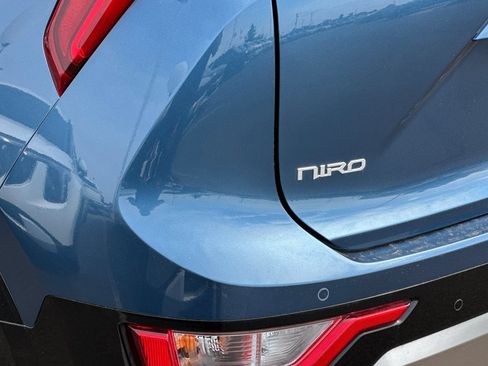 Certified 2025 Kia Niro EX Touring FWD image 26