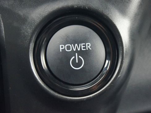 Used 2025 Toyota Sienna XSE w/ XSE Premium Package image 9